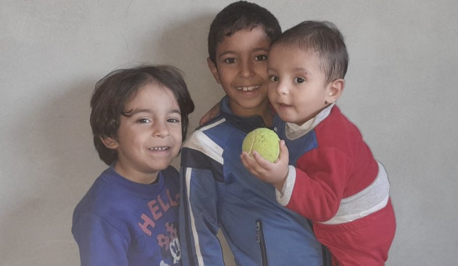 Children of Ghada's family together